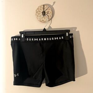 Under Armour Black Compression Mid Rose Shorty Spandex - size Large - NWT